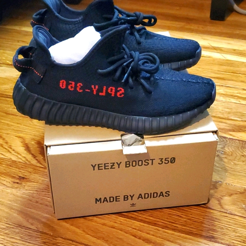 YEEZY BOOST 350 V2 BLACK/RED